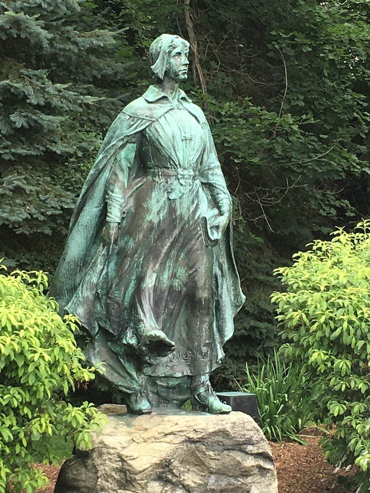 The Pilgrim Maiden, a bronze statue in Brewster Gardens